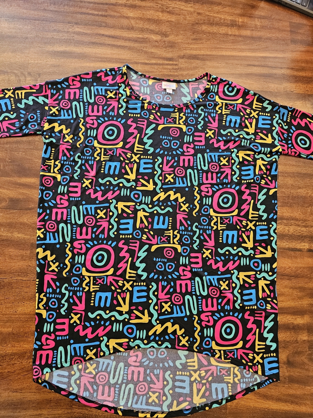 LuLaRoe Irma Tunic Top Small Black Neon 90s Abstract Doodle High Low Short Slv